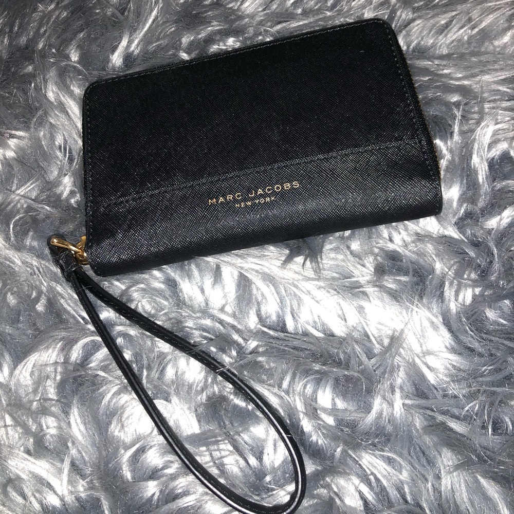Marc Jacobs Zip Phone Wristlet
